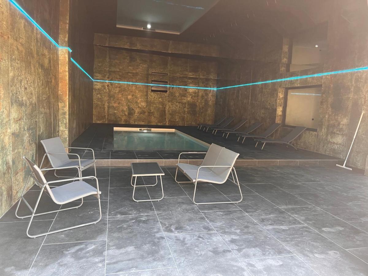 Villa 400M2 Piscine Interieure Tres Calme Agde Exterior foto